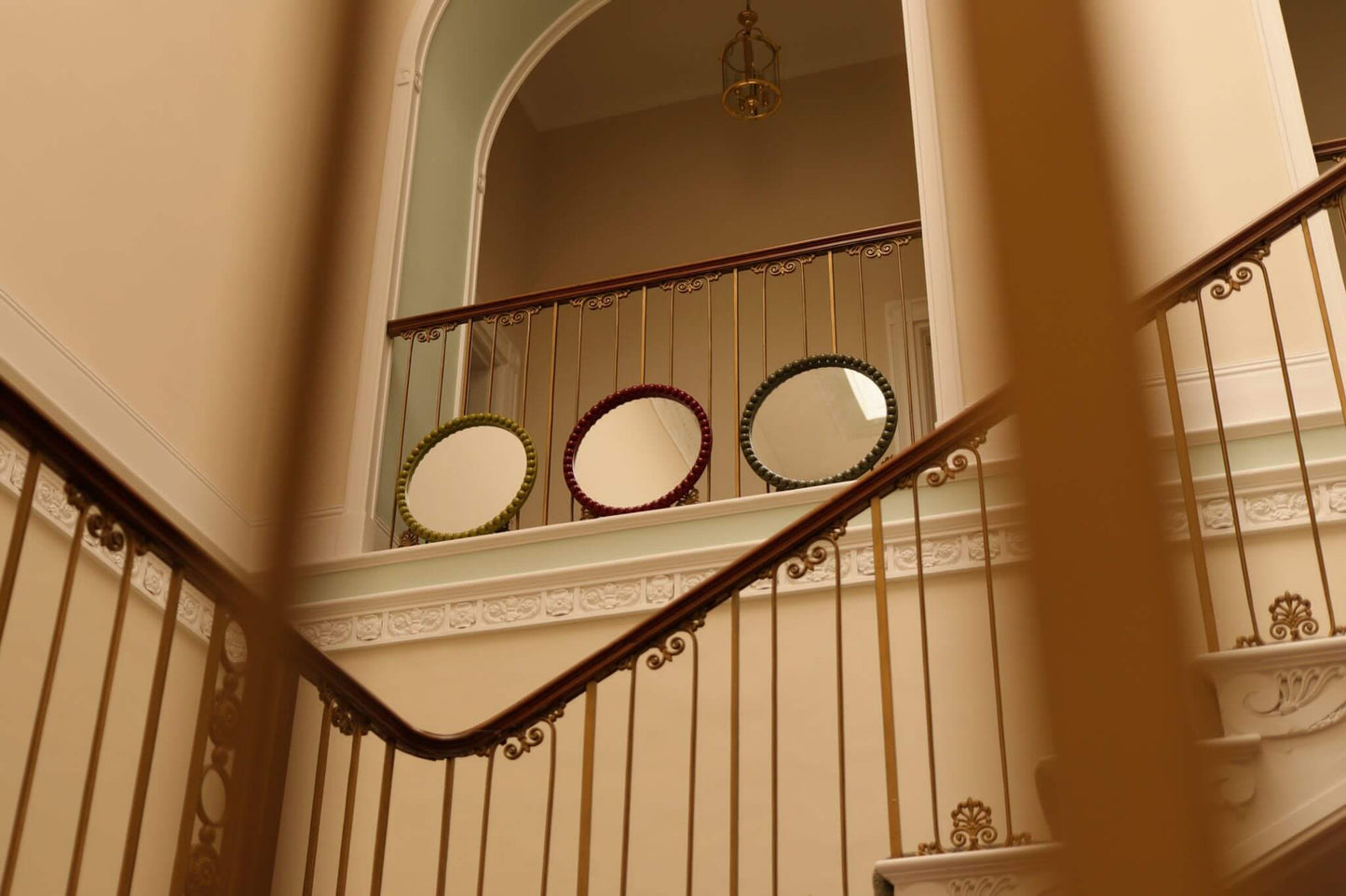 Round Over-Sized Bobbin Mirror