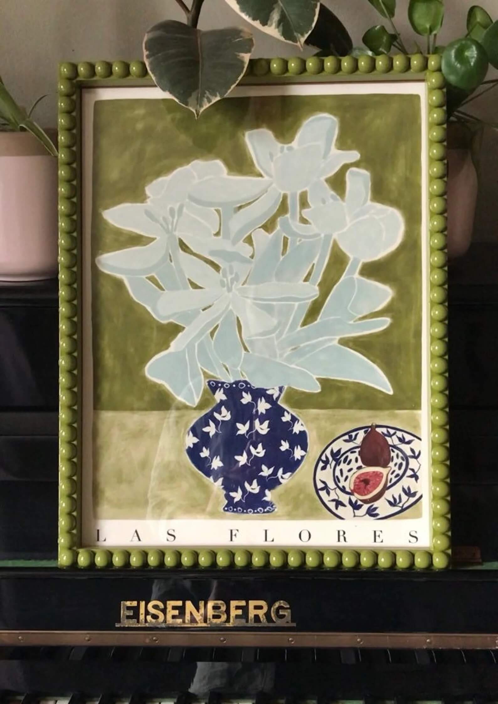 Light Olive Bobbin Frame with a picture of flowers inside